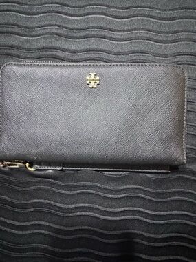 Tory Burch Black Leather Zip-Around Wallet with Gold Logo